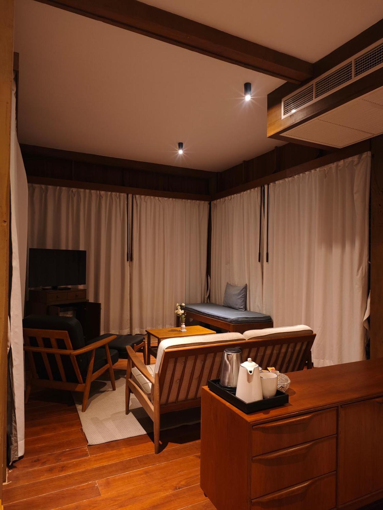 Chann Bangkok Noi Exterior photo